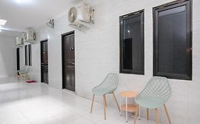 Reddoorz Syariah Near Stasiun Gubeng 2 Hotel